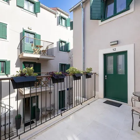 Korta Apartment