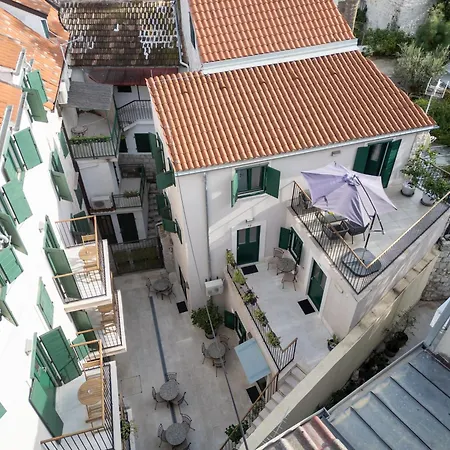 Korta Apartment